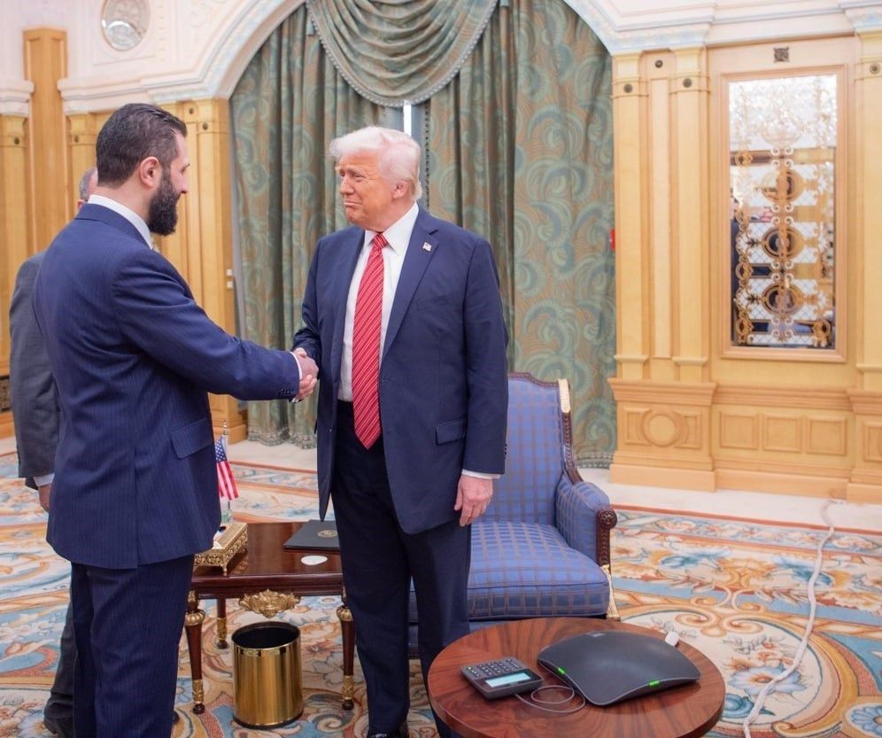 رسانه وابسته به سپاه: لغو تحریم‌‌ها از سوی ترامپ به معنی «حاکمیت تروریست‌ها» بر ایران است