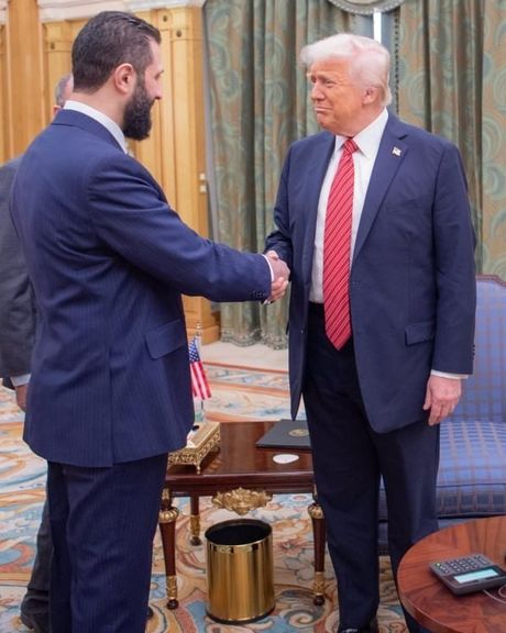 رسانه وابسته به سپاه: لغو تحریمها از سوی ترامپ به معنی «حاکمیت تروریستها» بر ایران است