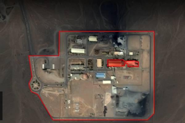 ارتش اسرائیل از حمله به کارخانه آب سنگین اراک و کارخانه استخراج اورانیوم یزد خبر داد