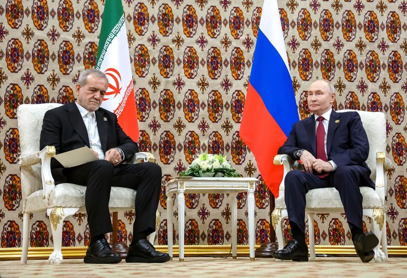 تسرّيبات من "الكرملين" تقوّض مزاعم موسكو بشأن التجارة بين روسيا وإيران بالروبل والتومان