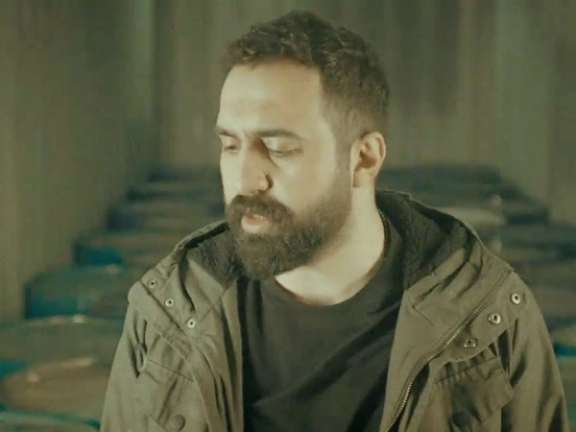 Iranian musician Mehdi Yarrahi