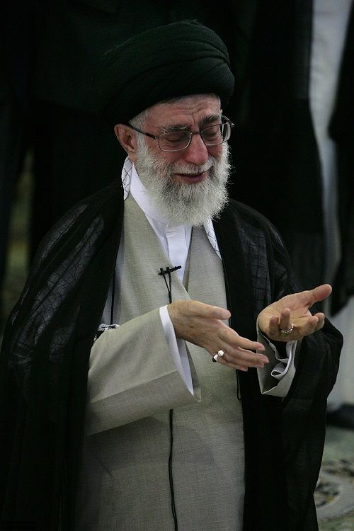 خامنه‌ای از مردم خواست برای پیروزی «جبهه مقاومت» دعا کنند