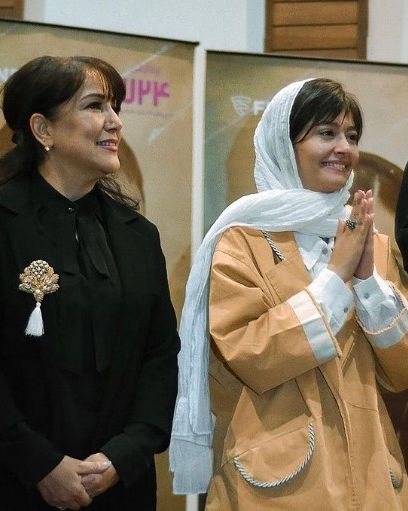 پانتهآ بهرام در کنار پردیس احمدیه در اکران مردمی قسمت پایانی سریال پوست شیر