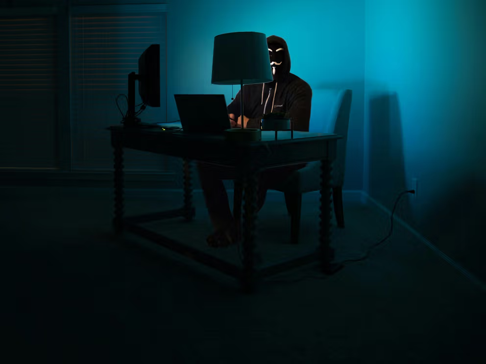 تقرير إسرائيلي: إيران اخترقت هاتف وزيرة العدل السابقة أييليت شاكيد