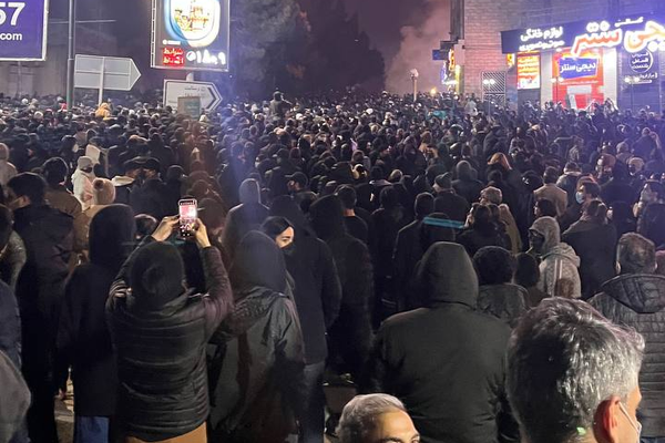 یک نماینده مجلس خواستار اعدام گروهی از بازداشتشدگان شد