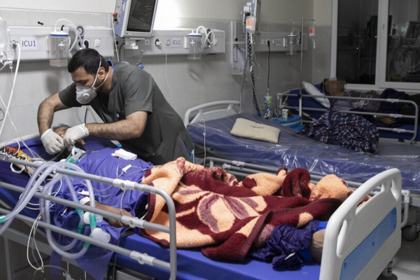 الصحة الإيرانية: أعداد المصابين بتسمم الكحول المغشوش تفوق الإحصاءات الرسمية بـ 10 أضعاف