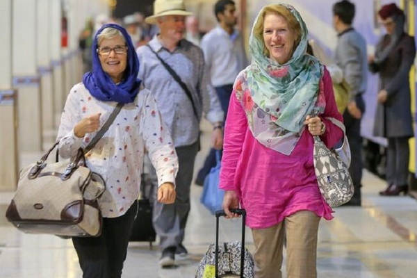 الخارجية الأميركية توقف الخدمات القنصلية في إيران وتشدّد تحذيرات السفر