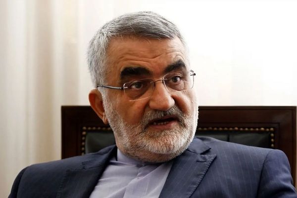 برلماني إيراني: رفضنا اقتراح أوروبا بتمديد مهلة "آلية الزناد" 6 أشهر