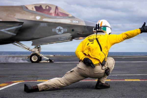 "وول ستريت جورنال":أميركا تحشد أكبر قوة جوية منذ حرب العراق استعدادا لهجوم محتمل على إيران