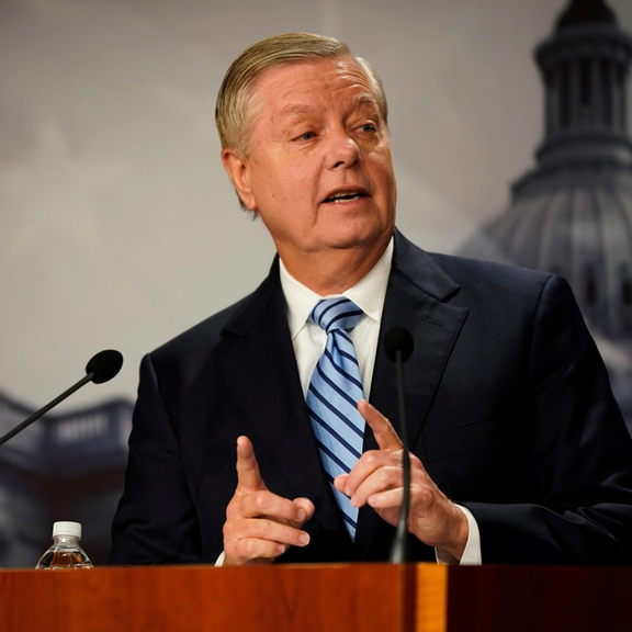 سيناتور أميركي: مواجهة البرنامج النووي الإيراني دون القضاء عليه "كارثة"