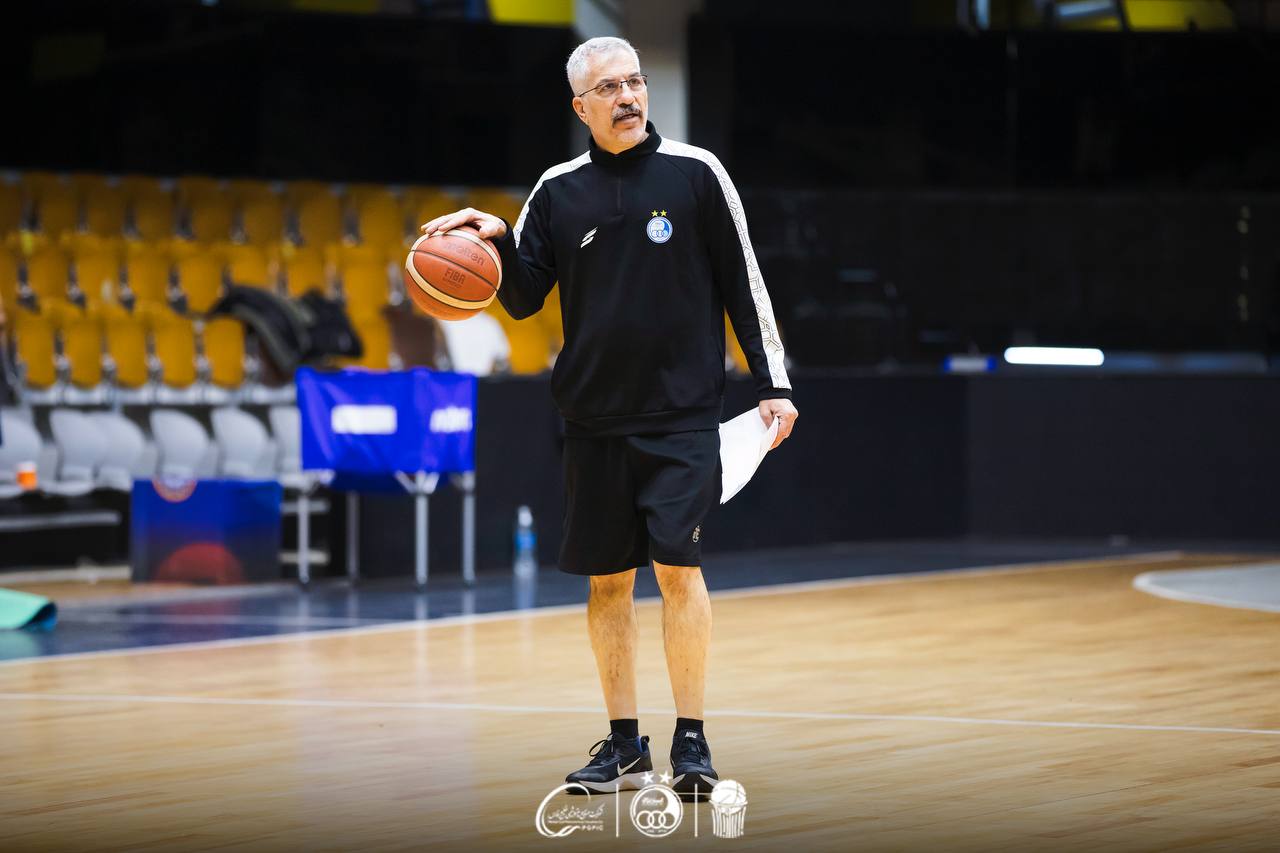 سرمربی و بازیکن تیم بسکتبال استقلال  به دلیل هجوم به رختکن داوران، محروم شدند