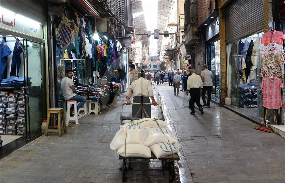 بحران معیشت در ایران ابعاد تازه‌تری گرفت؛ معاوضه لوازم خانه و شخصی با غذا