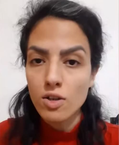 واکنش عاتکه رجبی، معلم مشهدی به حکم اخراجش: ستم‌پذیر نیستم و با ستمگر همکاری نمی‌کنم