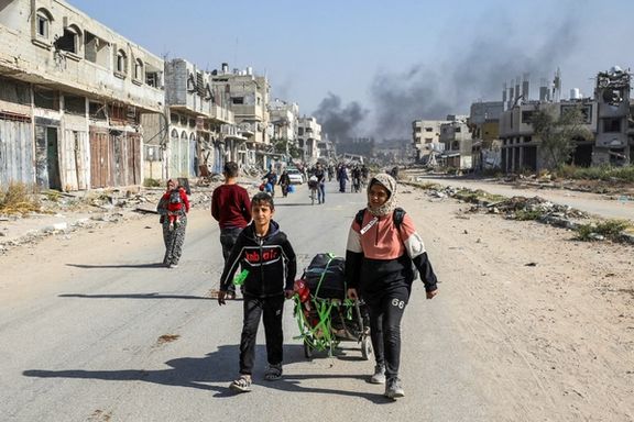 آوارگان فلسطینی در حال گریختن از شمال نوار غزه، ۲۲ آبان