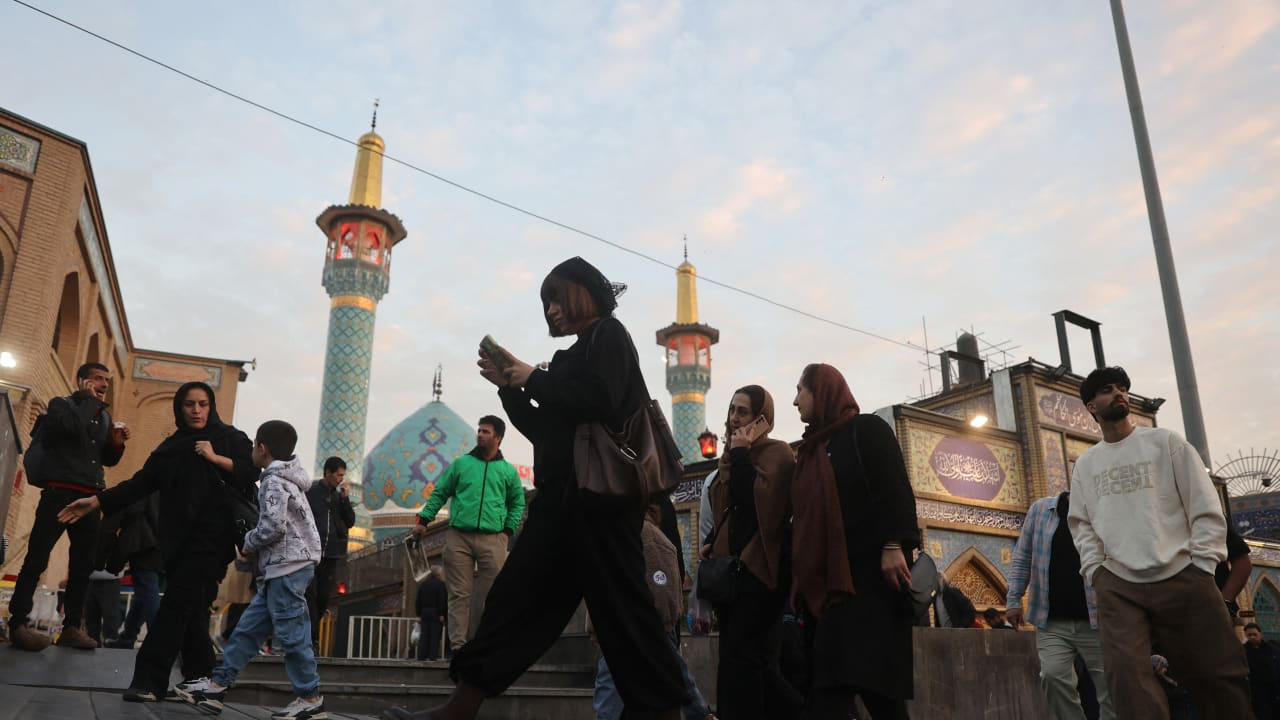 Rising psychotherapy fees push Iranians out of treatment – report