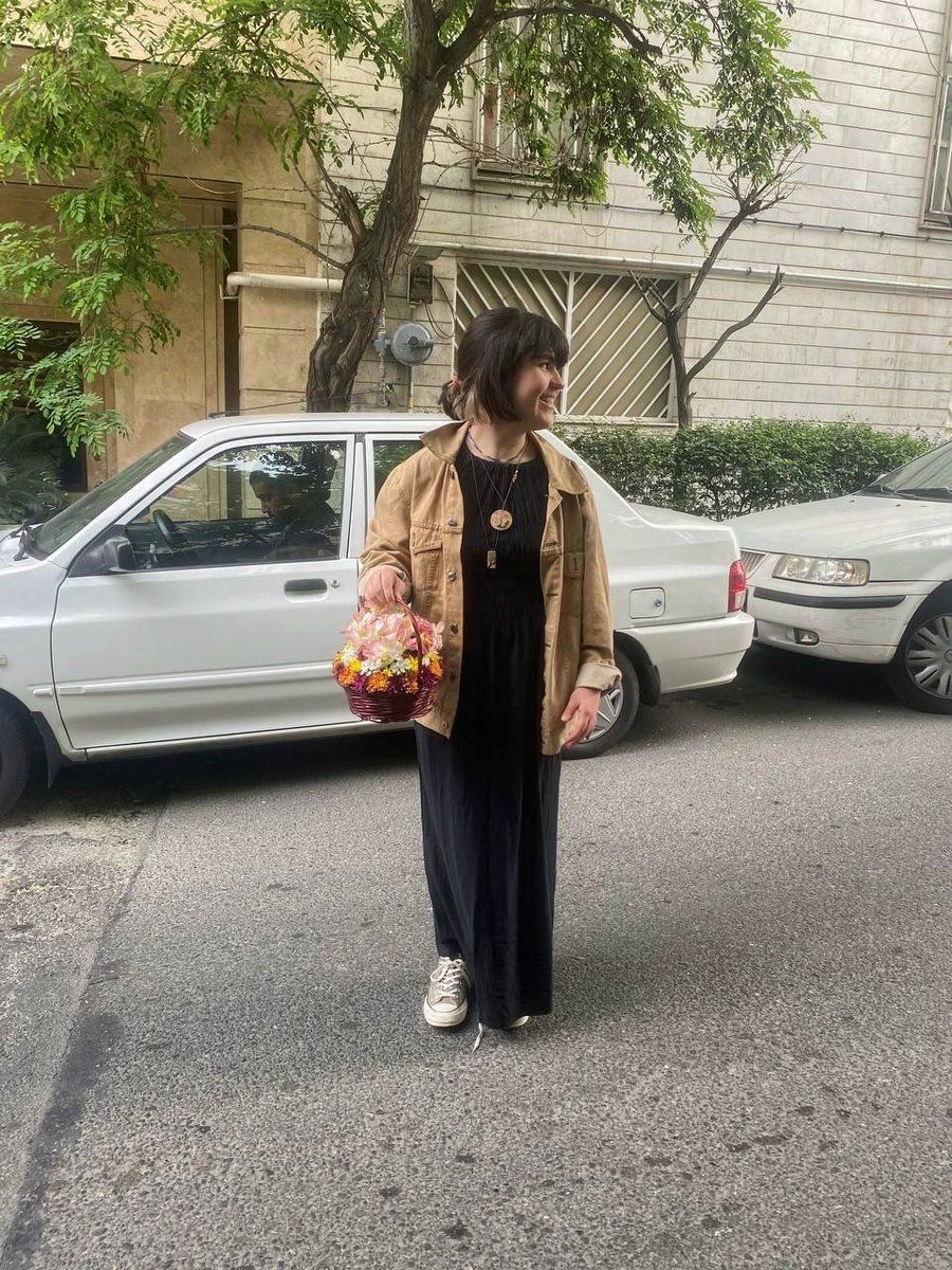 دینا قالیباف، روزنامه‌نگار و زن مخالف حجاب اجباری پس از آزادی از زندان