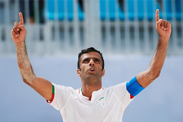 احمدزاده، کاپیتان پیشین فوتبال ساحلی: کدام نسل مانند ما، جهانش با نرخ ارز بالا و پایین شد؟