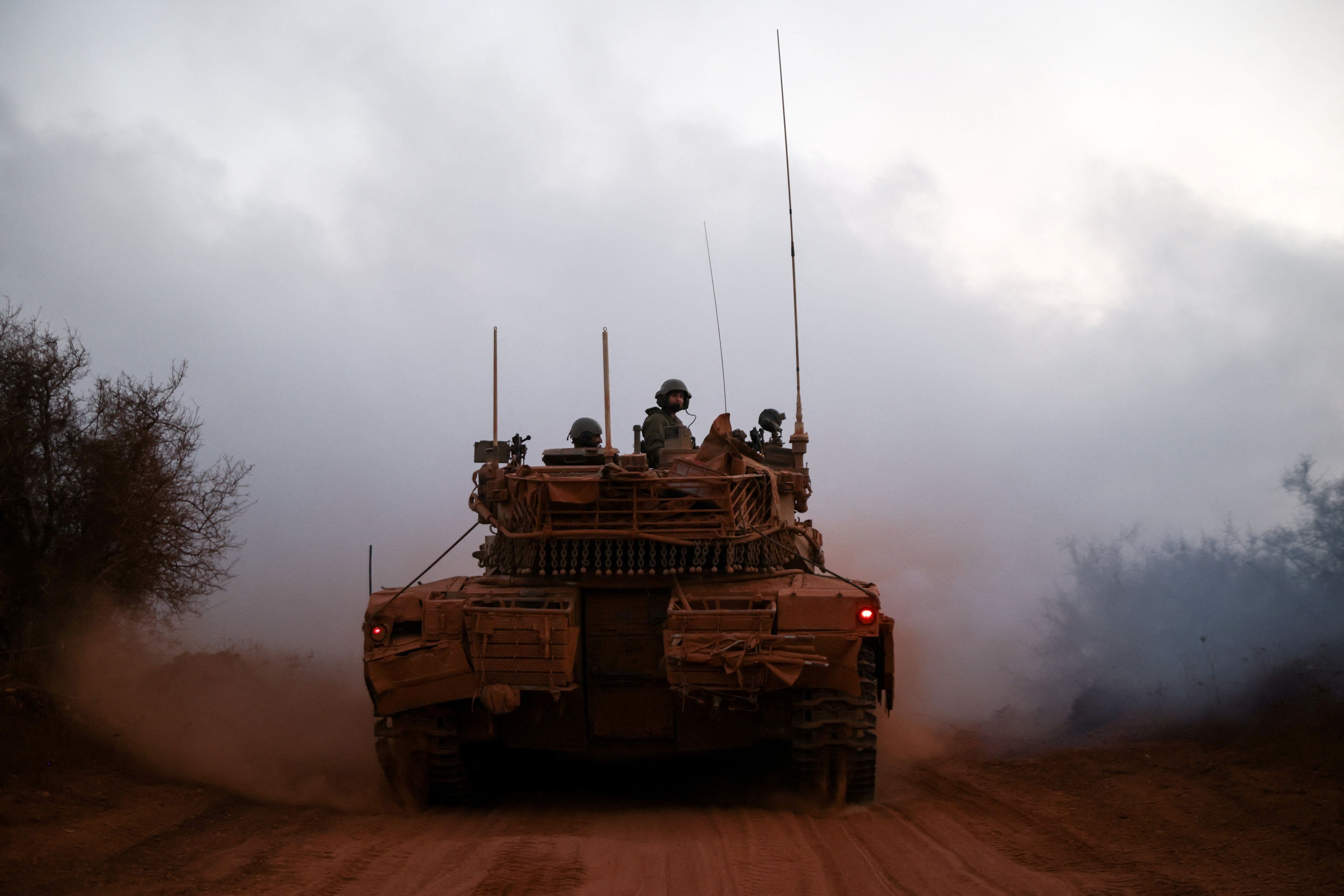 ارتش اسرائیل به مواضع حزب‌الله در جنوب لبنان حمله کرد