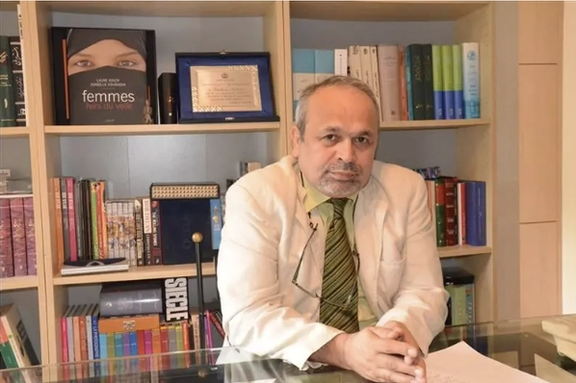 سازگارا: ابراهیم نبوی با «ستون پنجم»، سرفصل جدیدی در ادبیات طنز ایران باز کرد