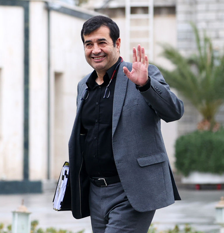 توصیه وزیر ورزش به دخالت پلیس برای کنترل شعارهای هواداران در استادیوم‌ها