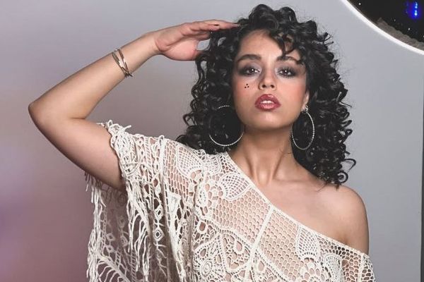 Instagram pages of two Iranian female singers taken offline by police