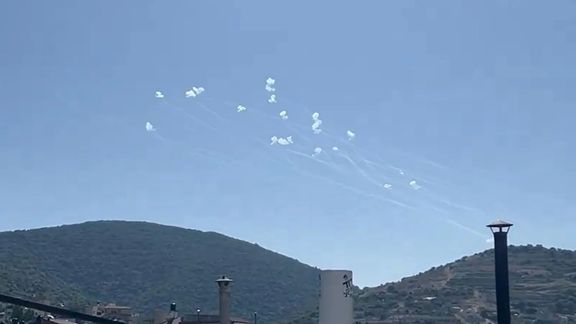 ارتش اسرائیل: دستکم ۱۶۰ موشک از لبنان به سوی اسرائیل پرتاب شد