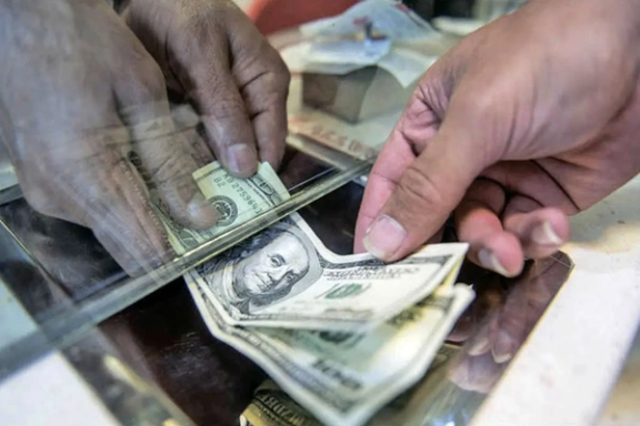 اولین واکنش اقتصاد ایران به پیروزی ترامپ: گشایش بازار با دلار ۷۰ هزار تومانی