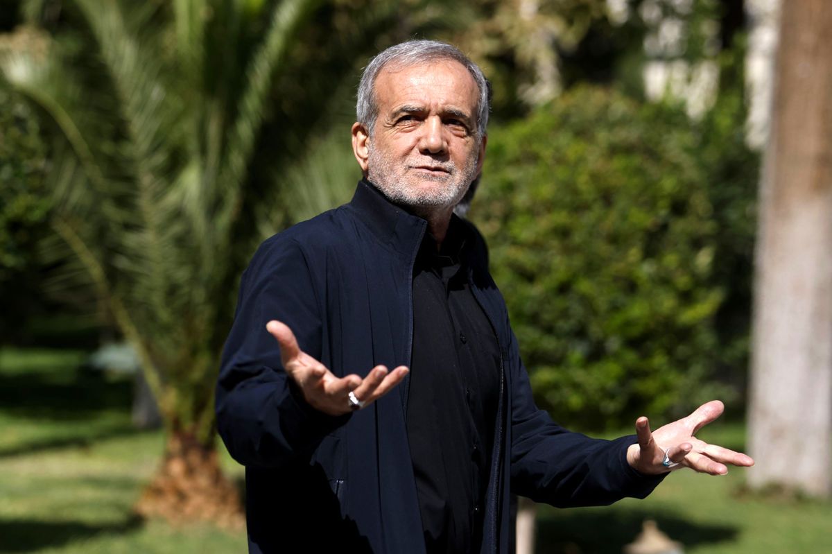عضو کمیسیون امنیت ملی مجلس: پزشکیان دائم در تلویزیون می‌گوید بگویید ما چه‌کار بکنیم