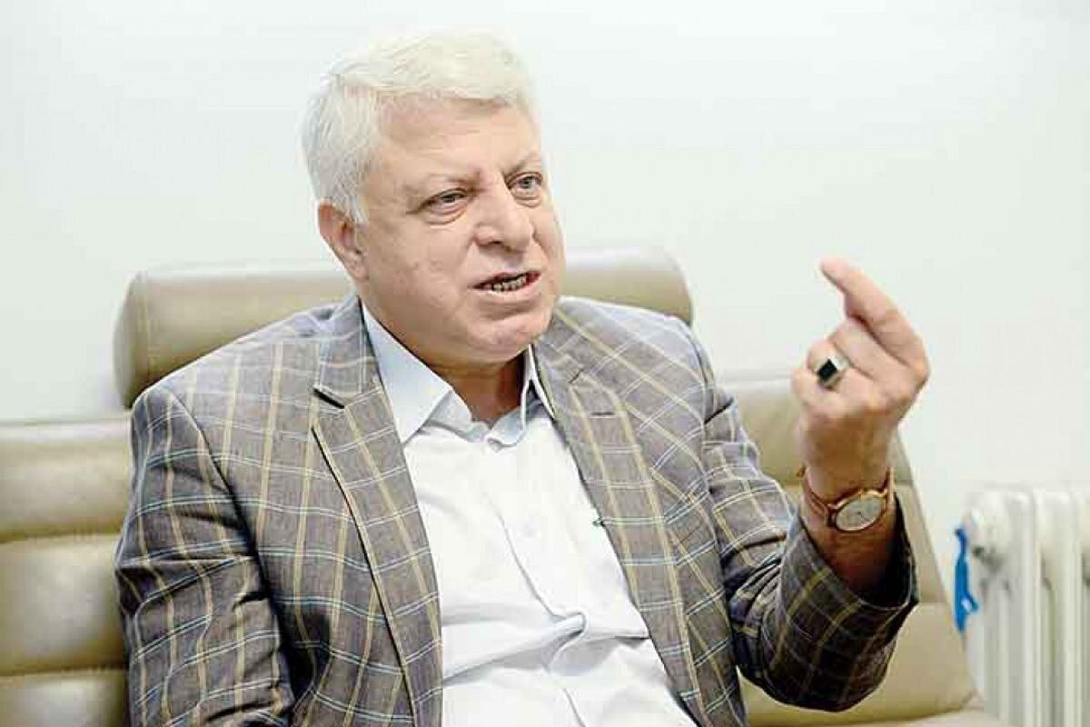 فیاض زاهد، عضو شورای اطلاع‌رسانی دولت، با انتشار متنی اعتراضی کناره‌گیری کرد