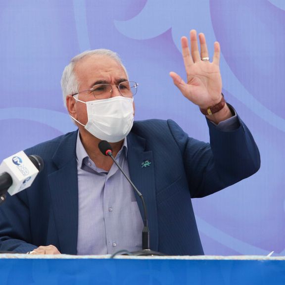 طبق گزارشها، نام شهردار اصفهان در فهرست دریافت کنندگان واکسن کرونا بوده اما او واکسن نزده