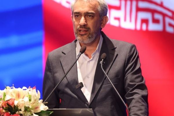 وزير الاقتصاد الإيراني: البلاد في وضع بالغ السوء وارتفاع التضخم "طبيعي" بعد الحرب