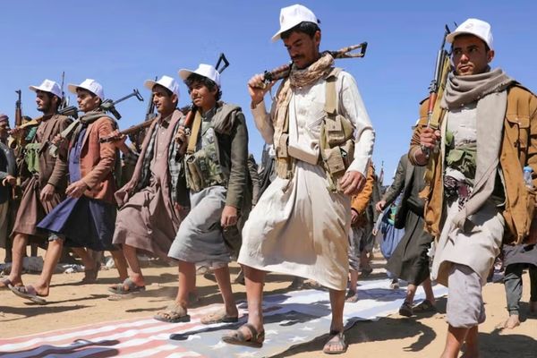 یک مقام امنیتی یمنی: حوثیها آخرین برگ جمهوری اسلامی در این جنگ هستند