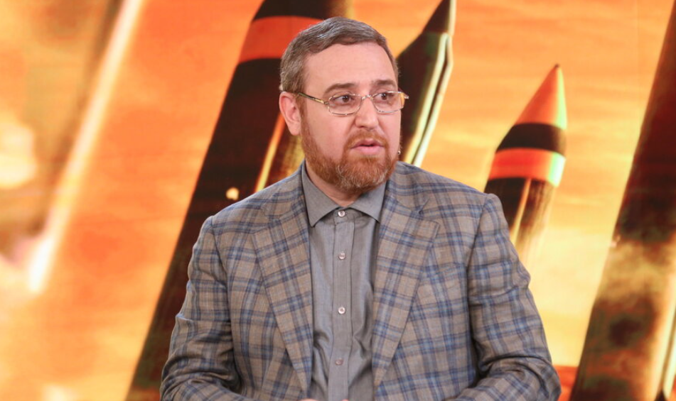 عضو مجلس بلدية طهران يطالب بتدريس "آلية الزناد" في الجامعات