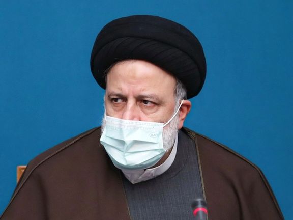 عبور دلار از مرز ۴۵ هزار تومان، پس از ادعای ابراهیم رئیسی درباره کاهشی شدن قیمت طلا و ارز