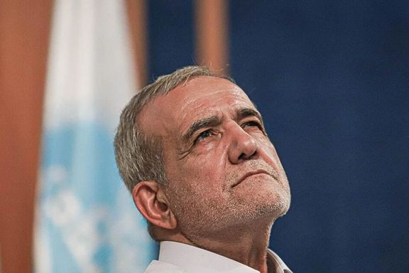 زندانی سیاسی سابق: پزشکیان با این کابینه مشت محکمی به دهان دعوتکنندگان به رای دادن کوبید