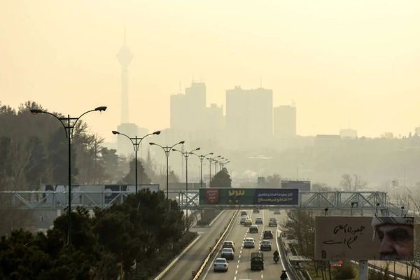 التلوث يتفاقم في إيران.. و6 أيام فقط من الهواء النقي في العاصمة طهران هذا العام
