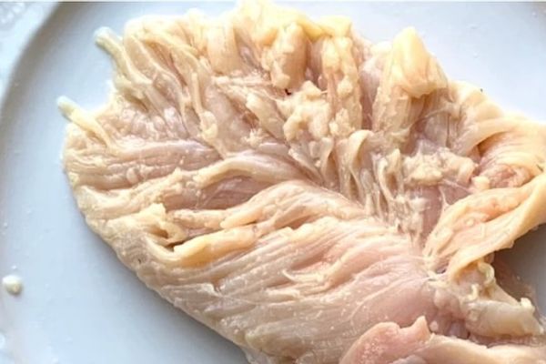 أسعار اللحوم المستوردة تشتعل في إيران.. والمواطنون على أعتاب مجاعة صامتة