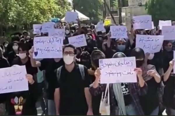 Iran’s Regime Faces Danger If It Ignores Protests, Says Pundit