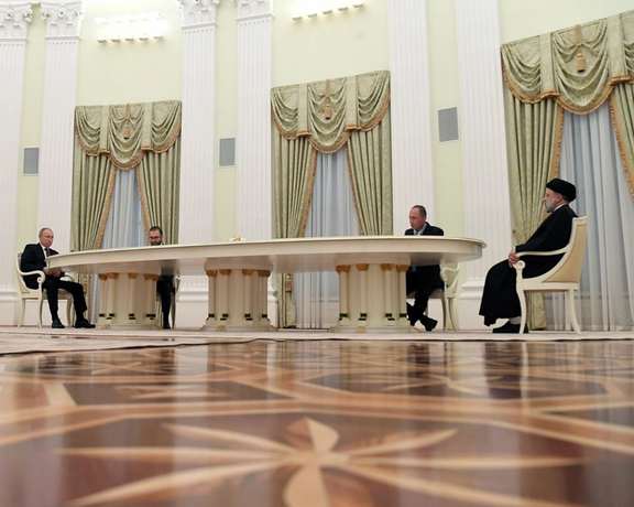 Putin and Raisi meeting in Moscow on January 19, 2022