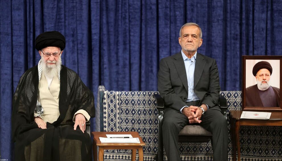 علنی‌ شدن اختلافات خامنه‌ای و پزشکیان و استعفای ظریف