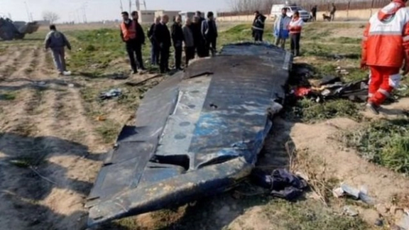 وزارت خارجه:خیلی بالاتر از تعهدمان برای بازماندگان هواپیمای اوکراینی غرامت تعیین کردیم