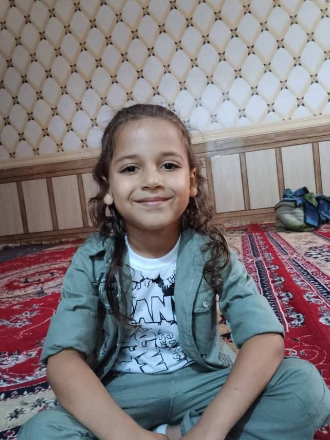 أطلقوا الرصاص عليهما وتركوهما دون إسعاف.. الأمن الإيراني يقتل طفلا ويصيب أخته