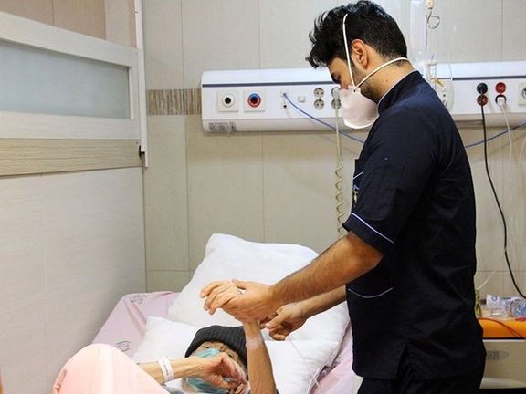 تزامنا مع احتجاجات الممرضين.. تأكيد انتحار ممرض في إيران بسبب عدم تجديد عقده