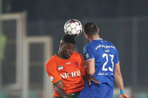 مومنی درباره مسمومیت بازیکنان: اتفاقات بازی با استقلال من را یاد سپاهان-پرسپولیس انداخت