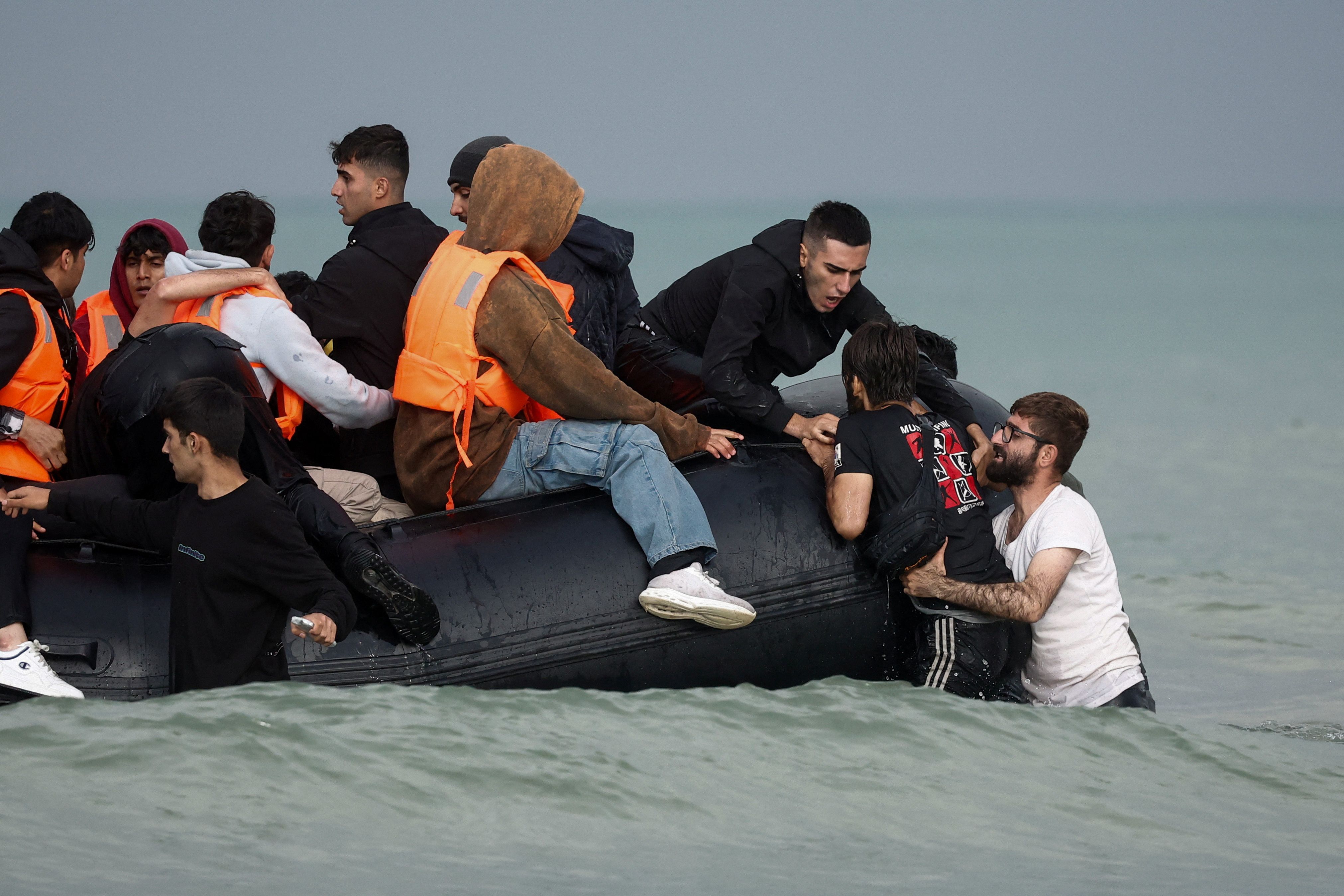 حادثه‌ای دیگر برای مهاجران غیرقانونی در کانال مانش؛ ۸ نفر جان باختند