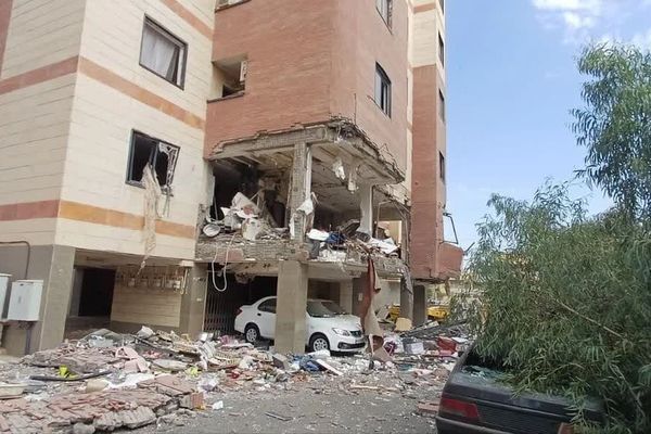 50 حريقًا وانفجارًا غامضًا تهزّ إيران بعد إيقاف الحرب مع إسرائيل وشكوك حول الرواية الرسمية