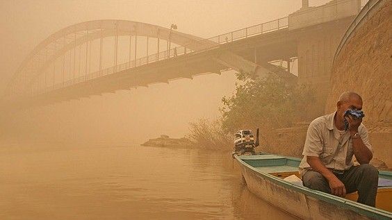 پرونده قضایی برای صنایع آلاینده خوزستان؛ مراجعه ۱۰۰۰ تن به مراکز درمانی در ۲ روز