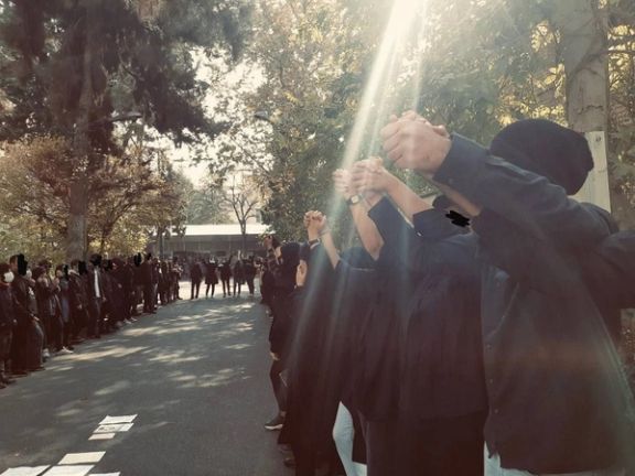 تشکل دانشجویان متحد: با مقاومت در خیابان، دانشگاه و کارخانه ماشین قتل حکومت از کار میافتد