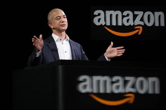 جف بزوس، بنیانگذار آمازون ماه آینده با راکت ساخت کمپانی بلو اورجین به فضا سفر میکند