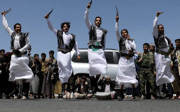 فرمانده نیروی دریایی سپاه: هر ناوی به ما حمله کند پاسخ قوی میدهیم